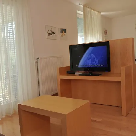 Apartment Bor Tour As